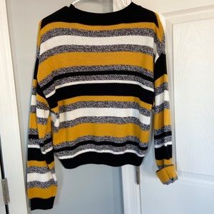 Super cute “bumblebee” sweater